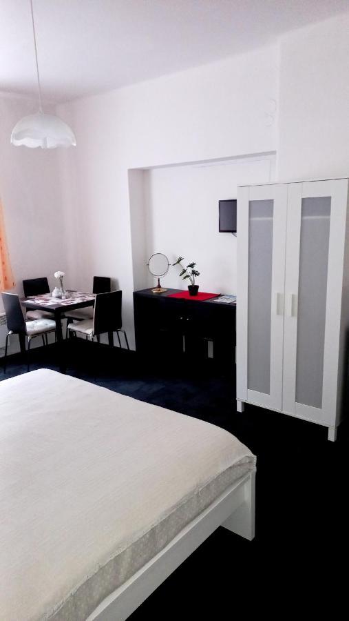 Apartmany Karlstejn Ngoại thất bức ảnh